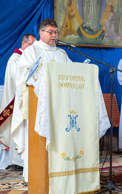 instalarea-noului-paroh-pavel-parohia-romano-catolica-berzunti-1110.jpg