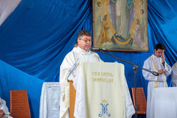 instalarea-noului-paroh-pavel-parohia-romano-catolica-berzunti-1111.jpg