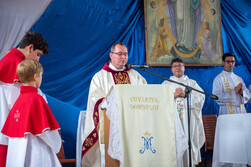 instalarea-noului-paroh-pavel-parohia-romano-catolica-berzunti-1124.jpg