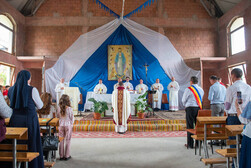 instalarea-noului-paroh-pavel-parohia-romano-catolica-berzunti-1136.jpg