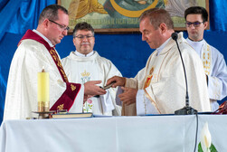 instalarea-noului-paroh-pavel-parohia-romano-catolica-berzunti-1140.jpg