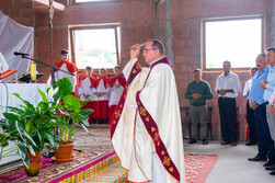 instalarea-noului-paroh-pavel-parohia-romano-catolica-berzunti-1142.jpg