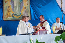 instalarea-noului-paroh-pavel-parohia-romano-catolica-berzunti-1150.jpg