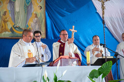 instalarea-noului-paroh-pavel-parohia-romano-catolica-berzunti-1155.jpg