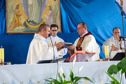 instalarea-noului-paroh-pavel-parohia-romano-catolica-berzunti-1157.jpg
