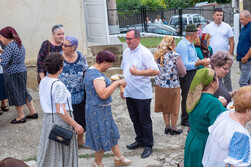 instalarea-noului-paroh-pavel-parohia-romano-catolica-berzunti-1233.jpg
