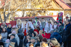 traditii-de-anul-nou-la-berzunti-parohia-romano-catolica-berzunti-880.jpg
